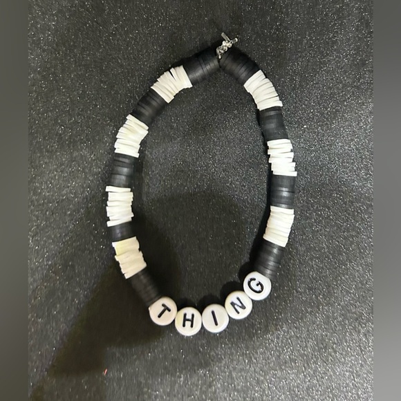 Thing (Addams Family) Heishi Bracelet - Picture 4 of 8